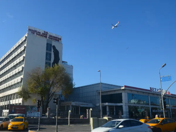Bezmialem Vakıf Üniversitesi (Fatih Yerleşkesi)